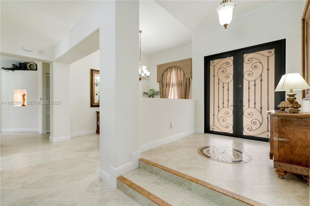 Под контрактом: $1,200,000 (5 спален, 4 ванн, 3363 Квадратных фут)