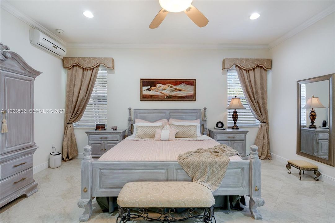 Под контрактом: $1,200,000 (5 спален, 4 ванн, 3363 Квадратных фут)