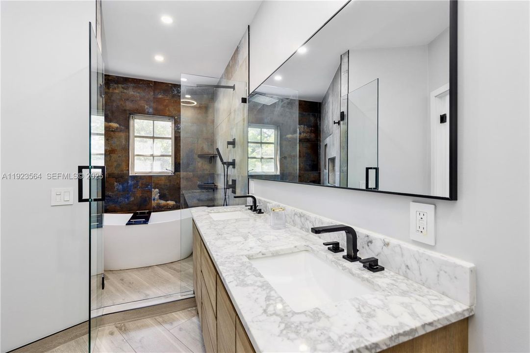 For Sale: $2,600,000 (4 beds, 3 baths, 2787 Square Feet)