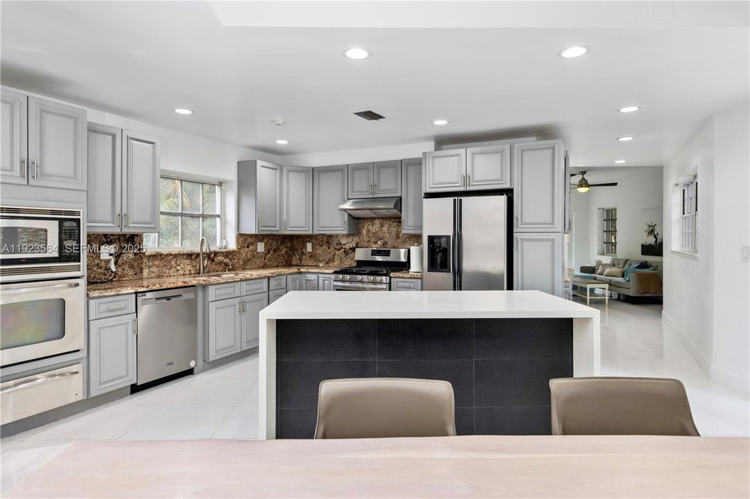 For Sale: $2,600,000 (4 beds, 3 baths, 2787 Square Feet)