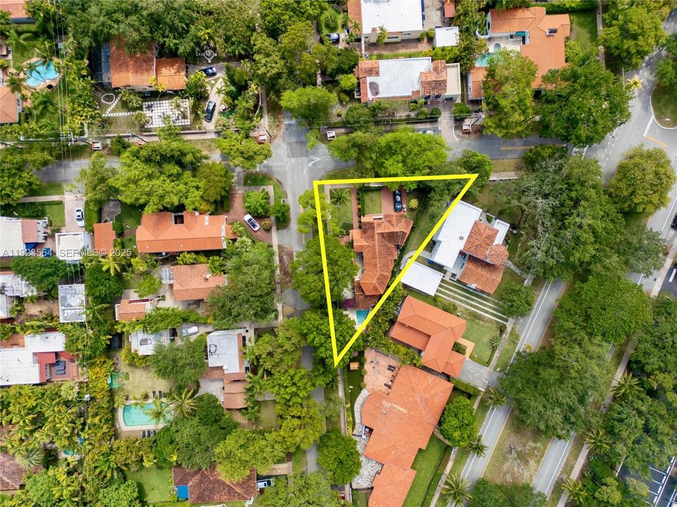 For Sale: $2,600,000 (4 beds, 3 baths, 2787 Square Feet)