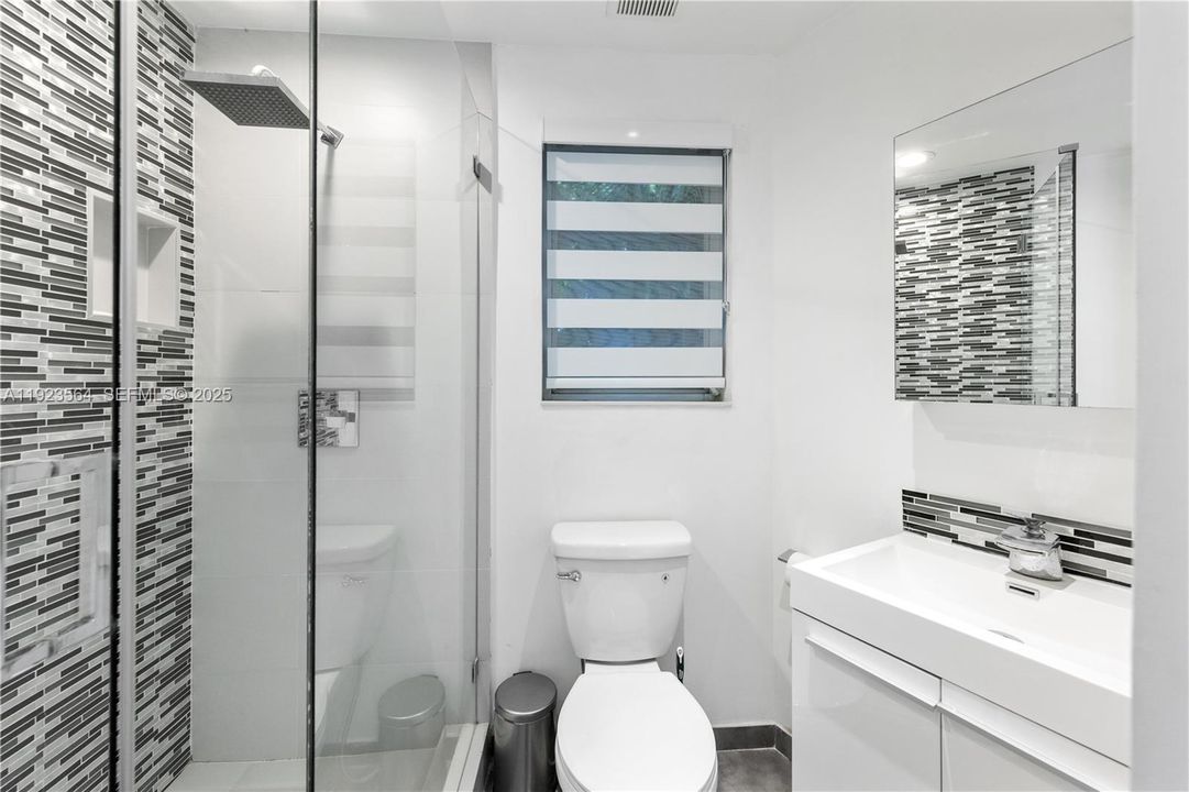 For Sale: $2,600,000 (4 beds, 3 baths, 2787 Square Feet)