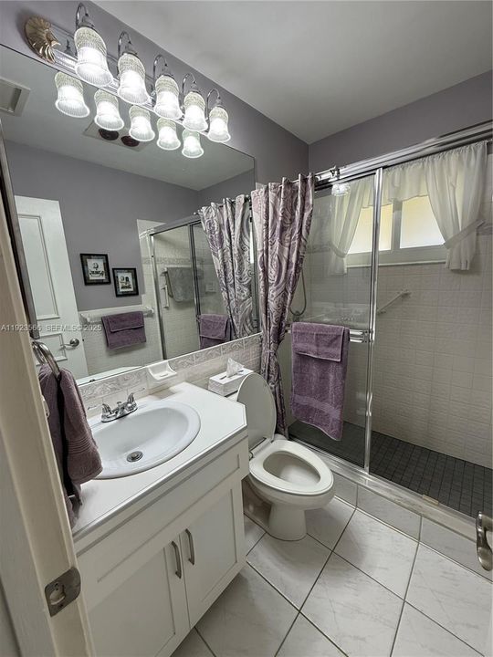 For Sale: $299,750 (2 beds, 1 baths, 806 Square Feet)