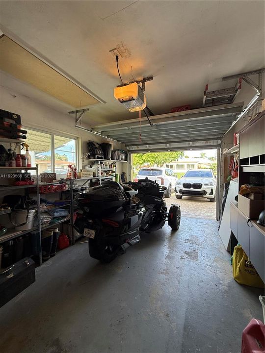 For Sale: $299,750 (2 beds, 1 baths, 806 Square Feet)