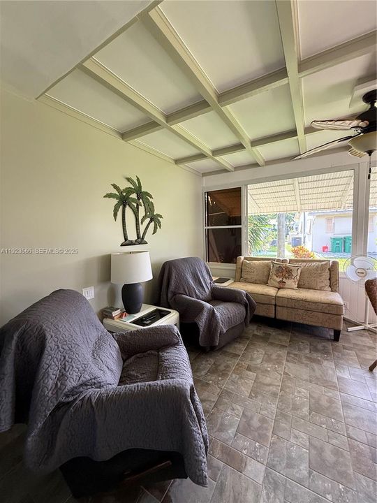 For Sale: $299,750 (2 beds, 1 baths, 806 Square Feet)