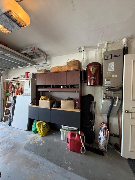 For Sale: $299,750 (2 beds, 1 baths, 806 Square Feet)