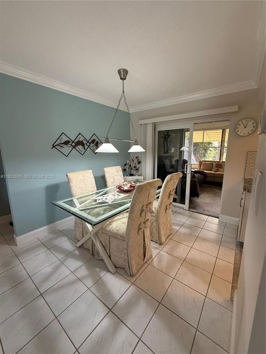 For Sale: $299,750 (2 beds, 1 baths, 806 Square Feet)