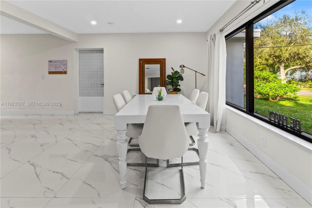 待售: $920,000 (4 贝兹, 3 浴室, 2172 平方英尺)