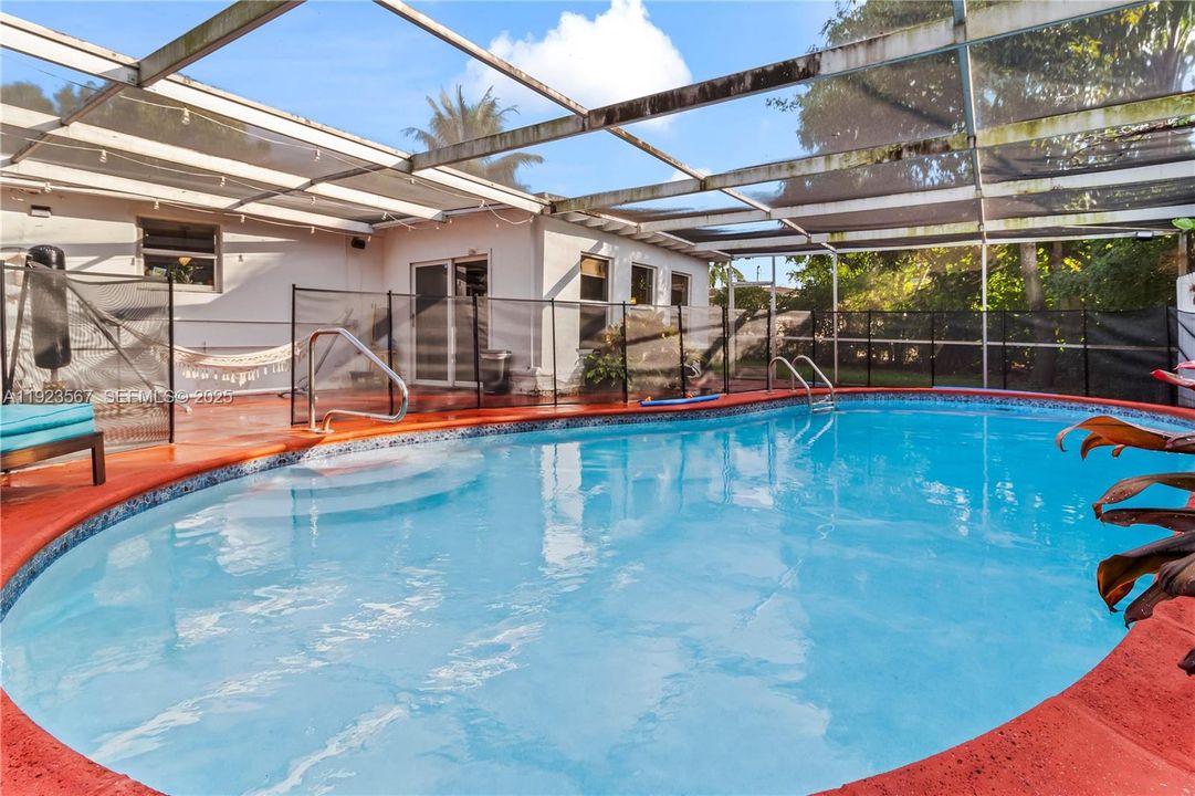 待售: $920,000 (4 贝兹, 3 浴室, 2172 平方英尺)