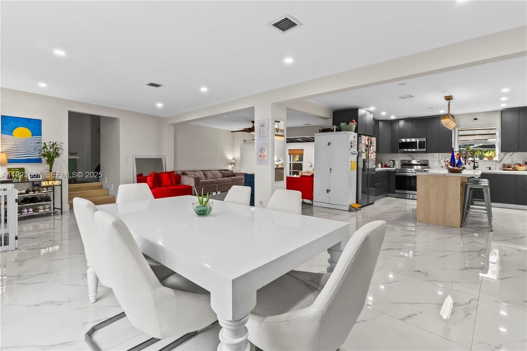 待售: $920,000 (4 贝兹, 3 浴室, 2172 平方英尺)