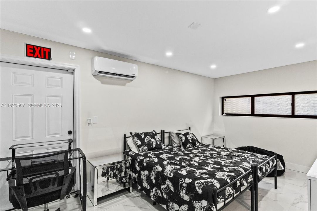 待售: $920,000 (4 贝兹, 3 浴室, 2172 平方英尺)