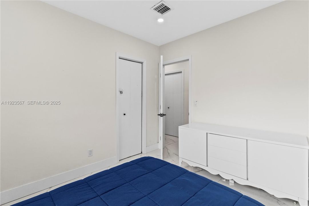 待售: $920,000 (4 贝兹, 3 浴室, 2172 平方英尺)