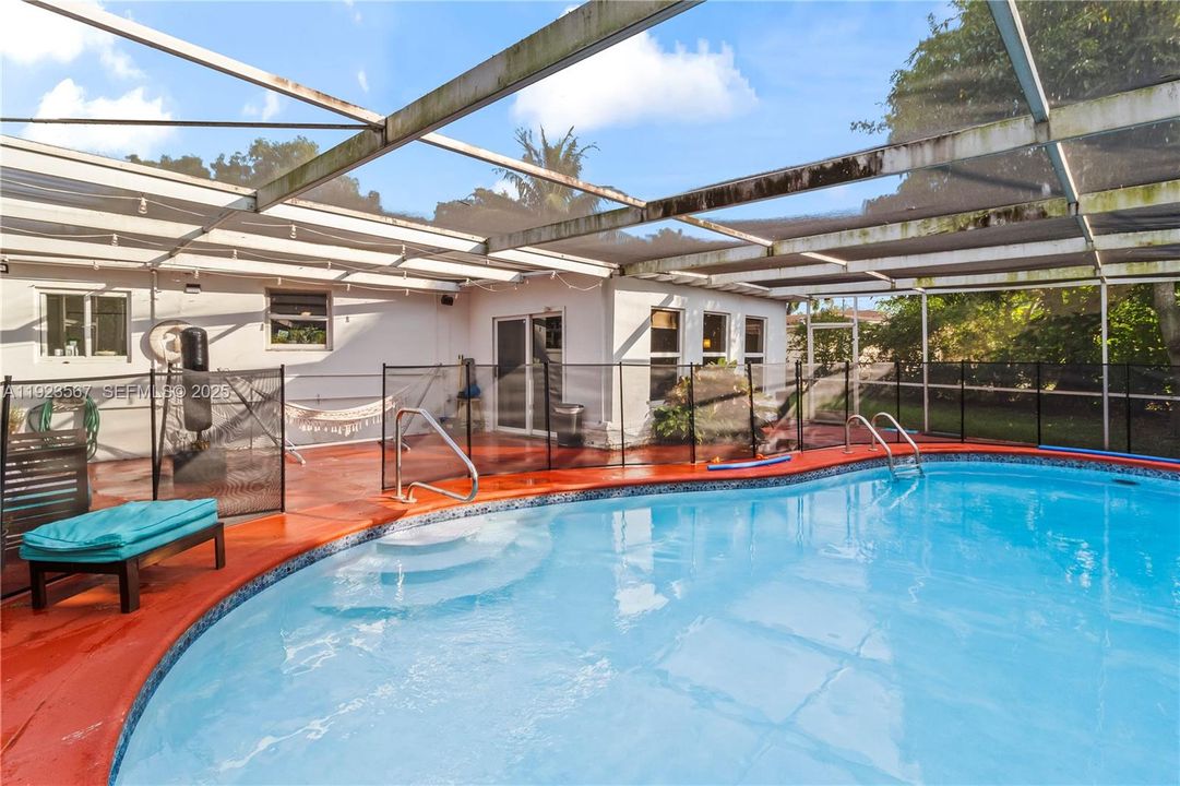 待售: $920,000 (4 贝兹, 3 浴室, 2172 平方英尺)