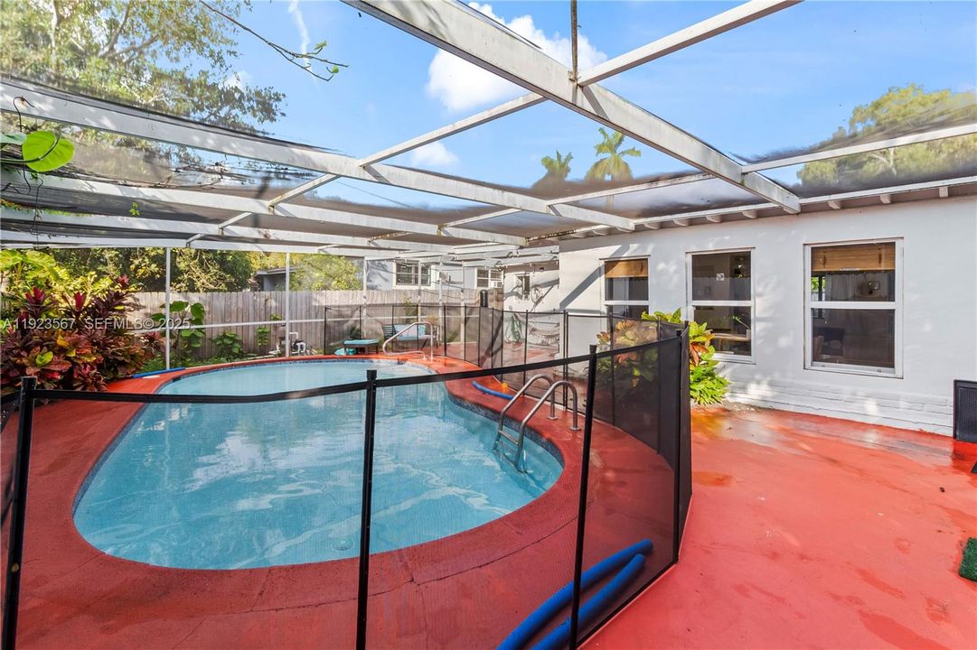 待售: $920,000 (4 贝兹, 3 浴室, 2172 平方英尺)