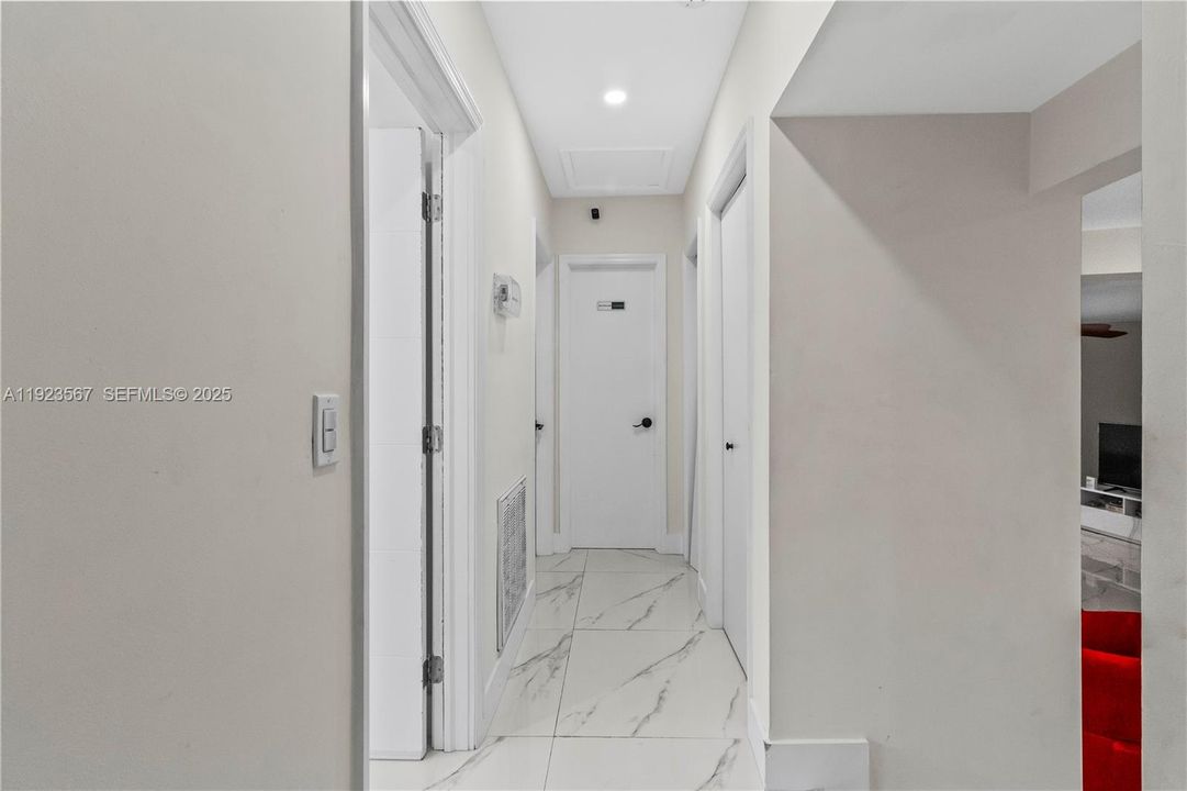 待售: $920,000 (4 贝兹, 3 浴室, 2172 平方英尺)