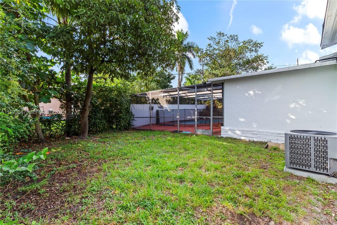 待售: $920,000 (4 贝兹, 3 浴室, 2172 平方英尺)