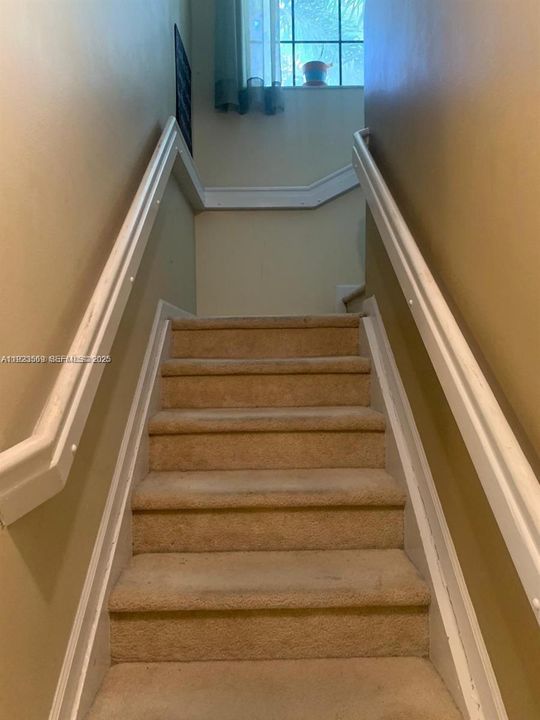 For Rent: $2,950 (3 beds, 2 baths, 1408 Square Feet)