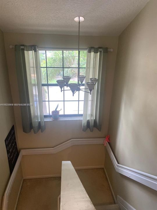 For Rent: $2,950 (3 beds, 2 baths, 1408 Square Feet)