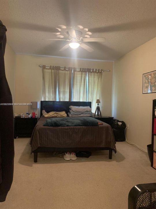 For Rent: $2,950 (3 beds, 2 baths, 1408 Square Feet)