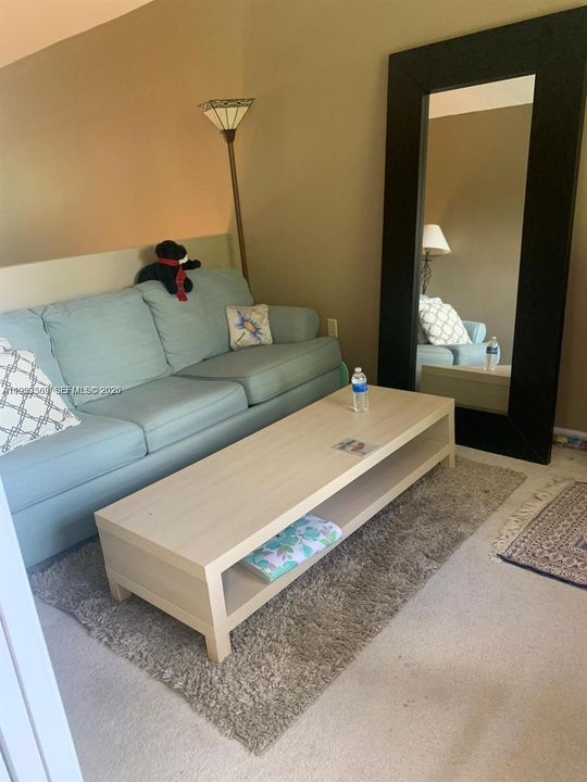 For Rent: $2,950 (3 beds, 2 baths, 1408 Square Feet)