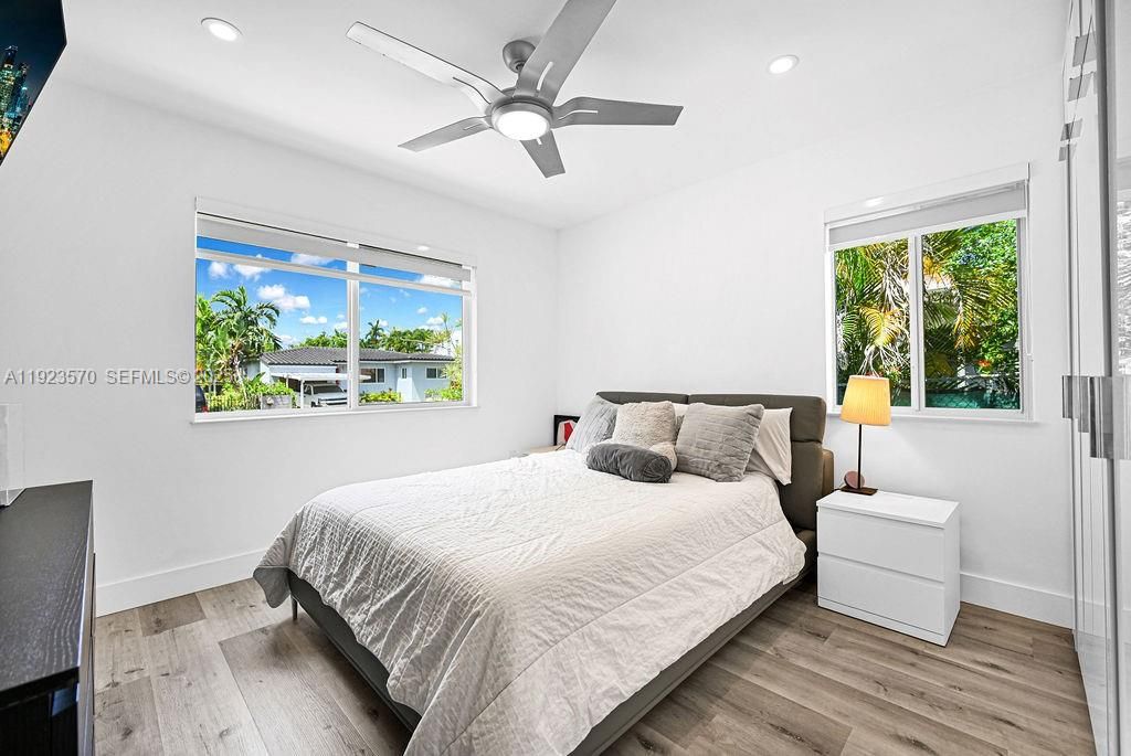 出租: $5,999 (3 贝兹, 2 浴室, 1418 平方英尺)