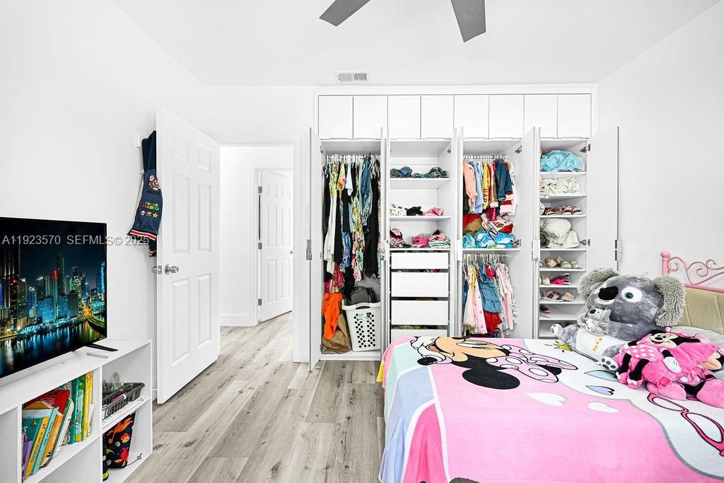 出租: $5,999 (3 贝兹, 2 浴室, 1418 平方英尺)