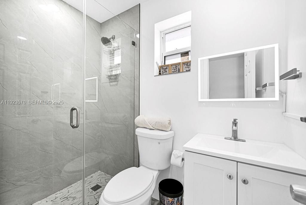 出租: $5,999 (3 贝兹, 2 浴室, 1418 平方英尺)