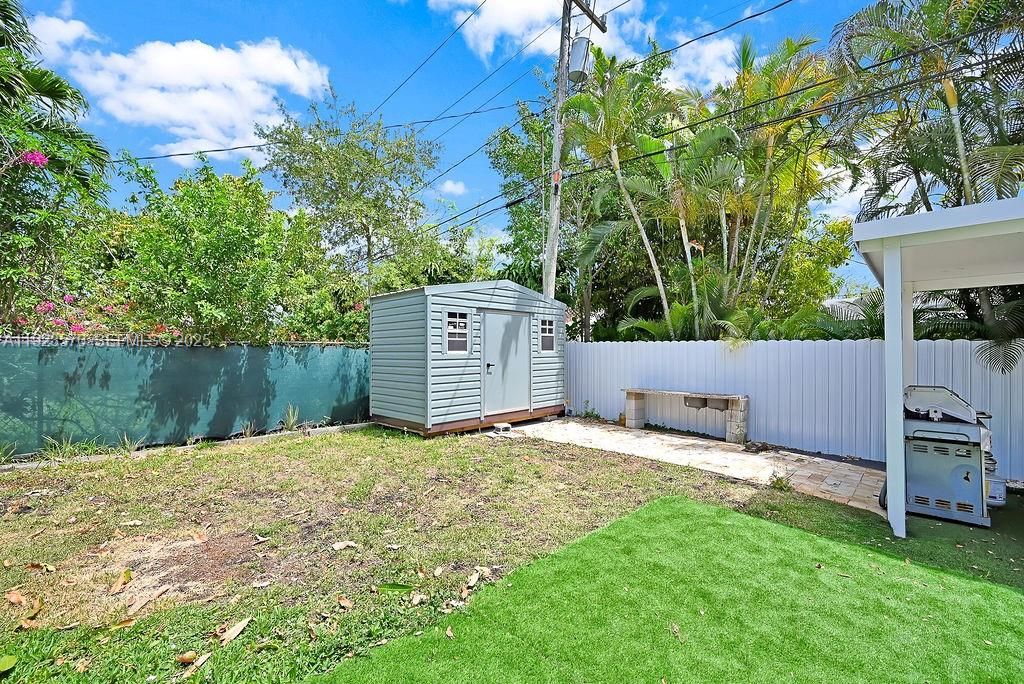 出租: $5,999 (3 贝兹, 2 浴室, 1418 平方英尺)