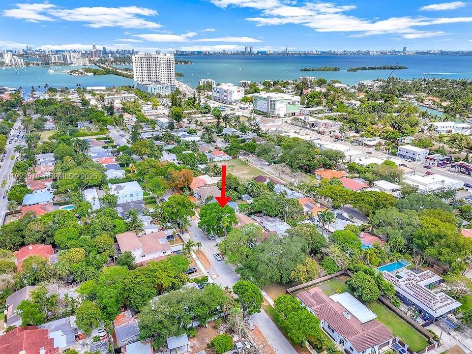 出租: $5,999 (3 贝兹, 2 浴室, 1418 平方英尺)