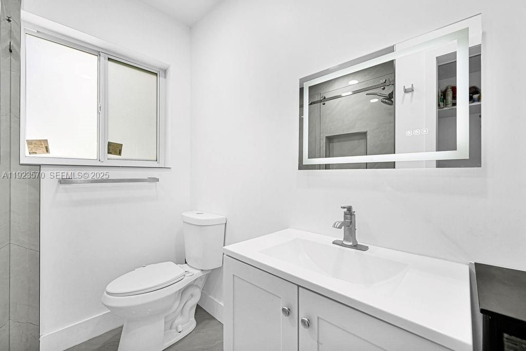 出租: $5,999 (3 贝兹, 2 浴室, 1418 平方英尺)