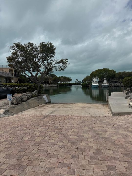 For Rent: $3,600 (2 beds, 1 baths, 1056 Square Feet)