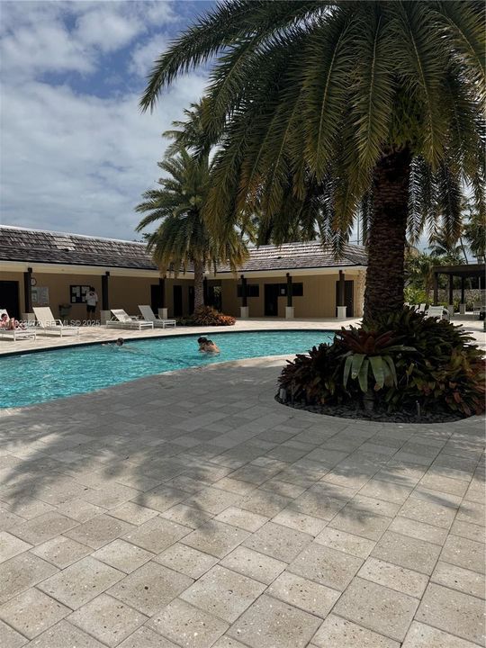 For Rent: $3,600 (2 beds, 1 baths, 1056 Square Feet)