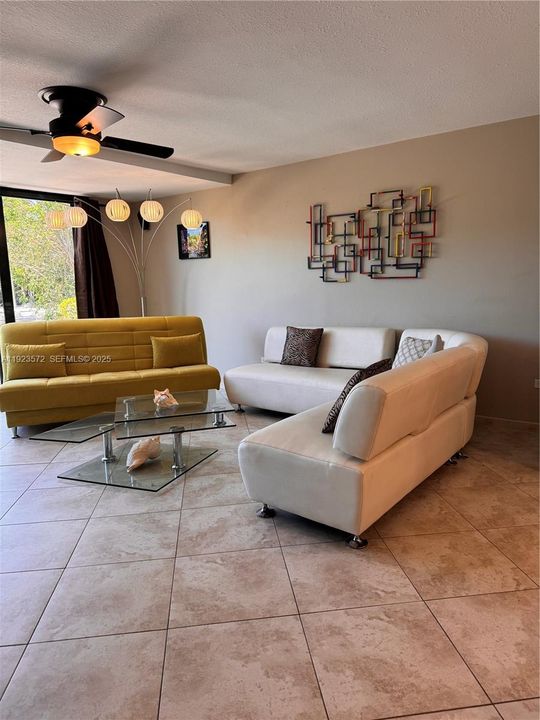 For Rent: $3,600 (2 beds, 1 baths, 1056 Square Feet)