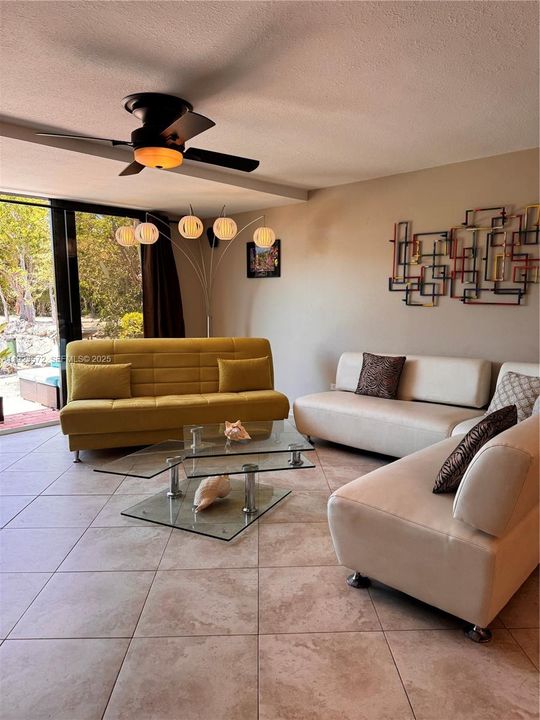 For Rent: $3,600 (2 beds, 1 baths, 1056 Square Feet)