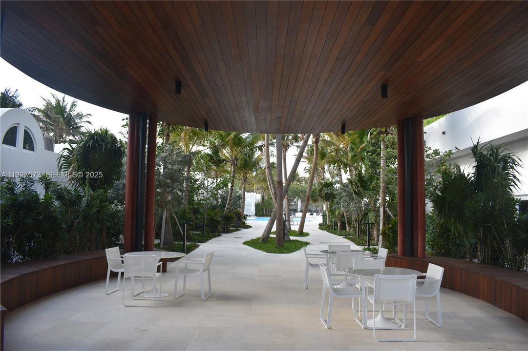 For Rent: $6,000 (1 beds, 2 baths, 1151 Square Feet)