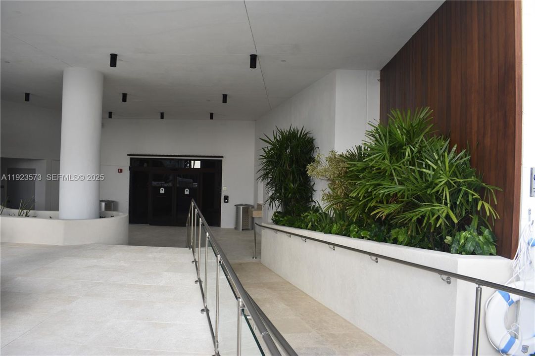 For Rent: $6,000 (1 beds, 2 baths, 1151 Square Feet)