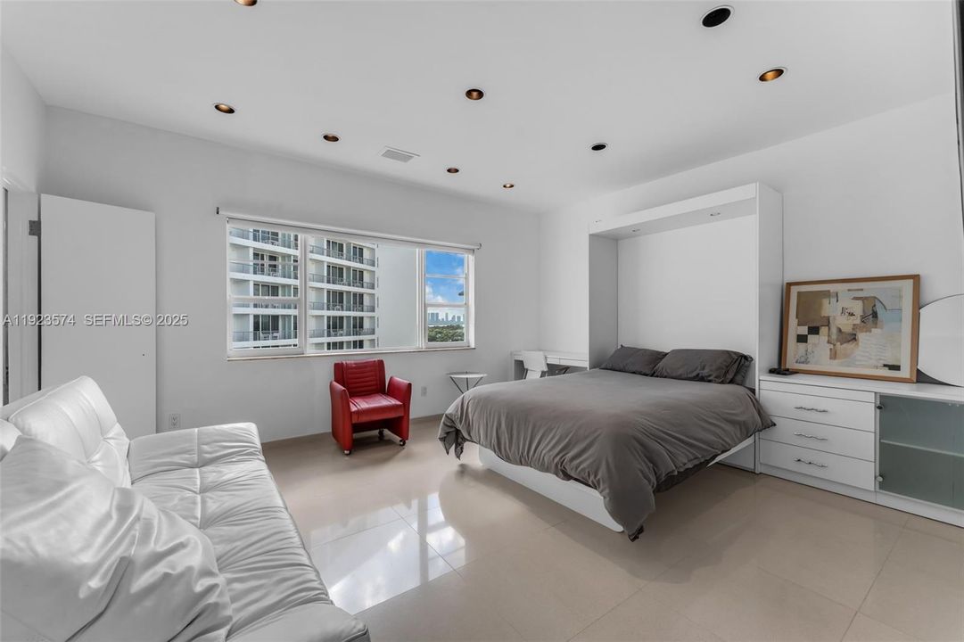 For Rent: $6,500 (2 beds, 2 baths, 1760 Square Feet)