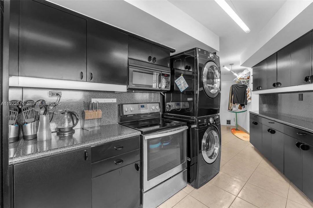 For Rent: $6,500 (2 beds, 2 baths, 1760 Square Feet)