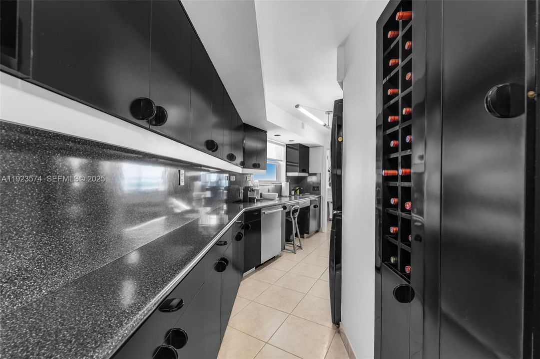 For Rent: $6,500 (2 beds, 2 baths, 1760 Square Feet)