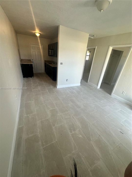 В аренду: $1,750 (2 спален, 1 ванн, 700 Квадратных фут)