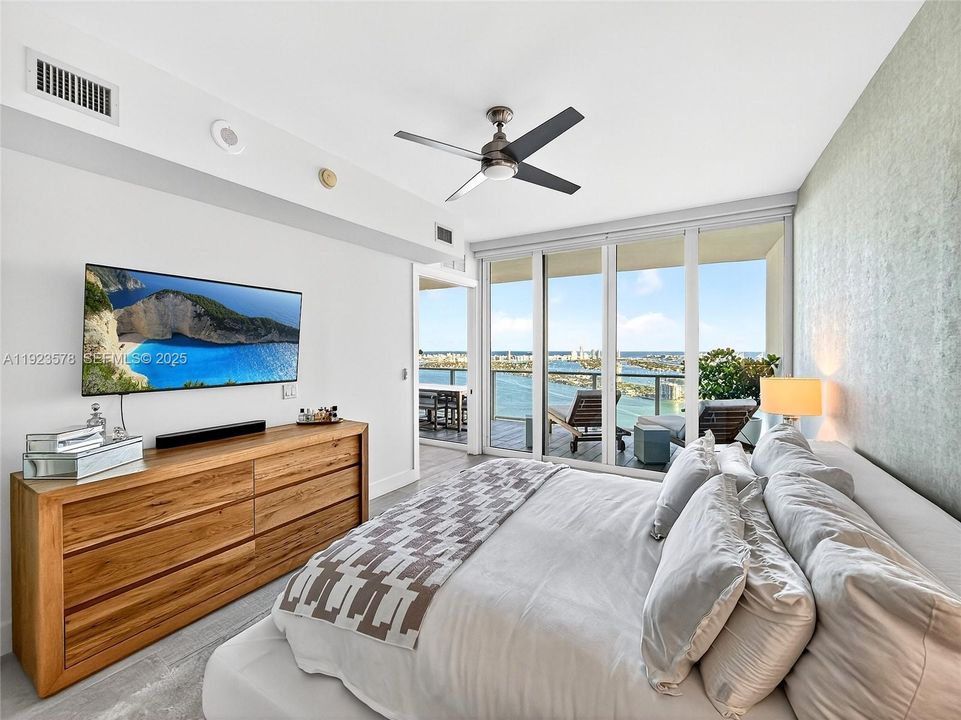 For Sale: $1,625,000 (3 beds, 3 baths, 1708 Square Feet)