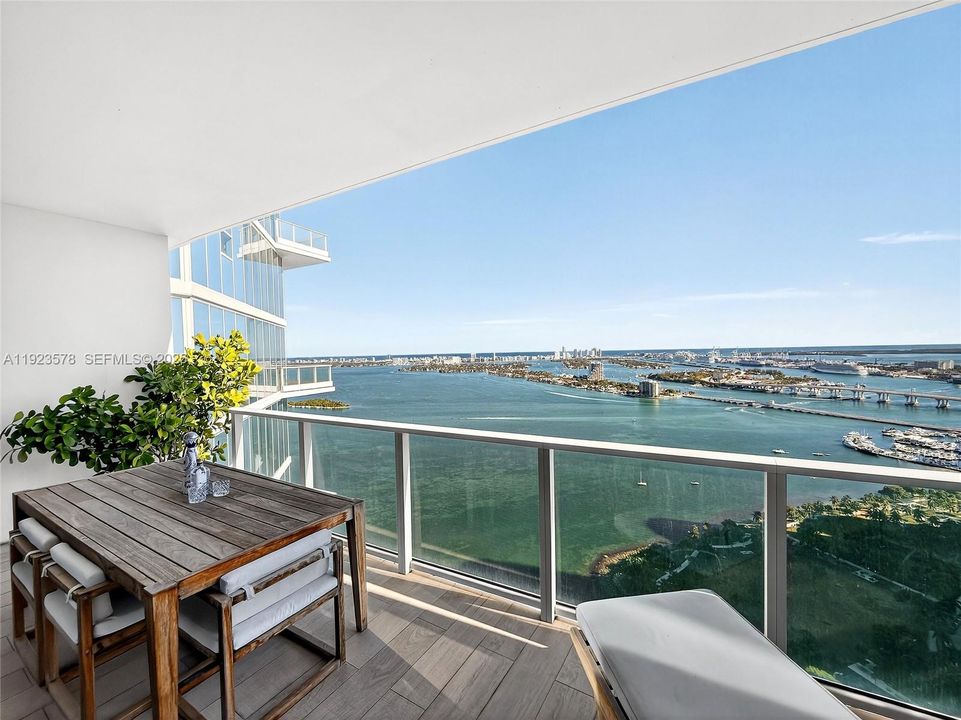 For Sale: $1,625,000 (3 beds, 3 baths, 1708 Square Feet)