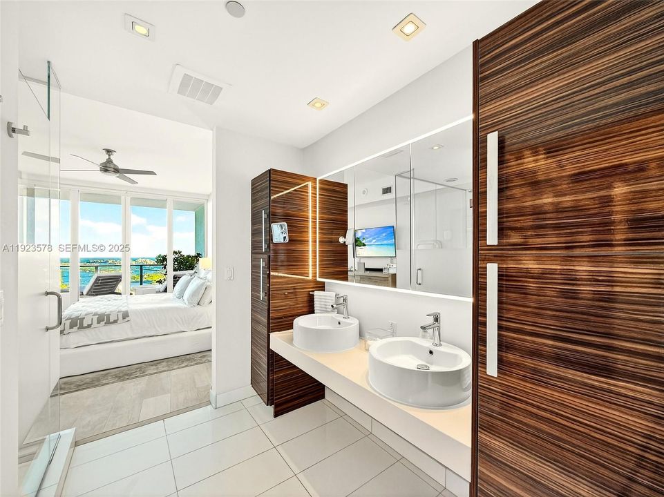 For Sale: $1,625,000 (3 beds, 3 baths, 1708 Square Feet)