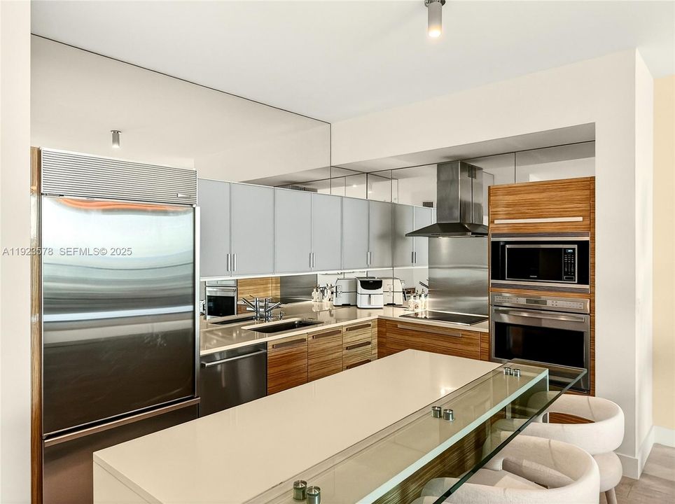 For Sale: $1,625,000 (3 beds, 3 baths, 1708 Square Feet)