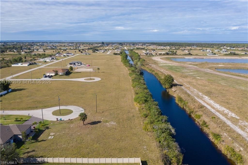 待售: $59,900 (0.28 acres)