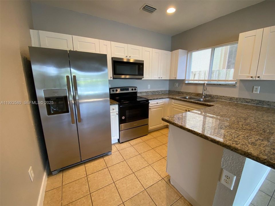 На продажу: $461,000 (5 спален, 3 ванн, 2170 Квадратных фут)