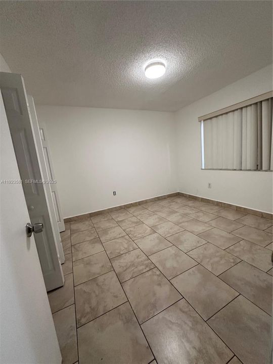 For Rent: $2,200 (2 beds, 2 baths, 950 Square Feet)