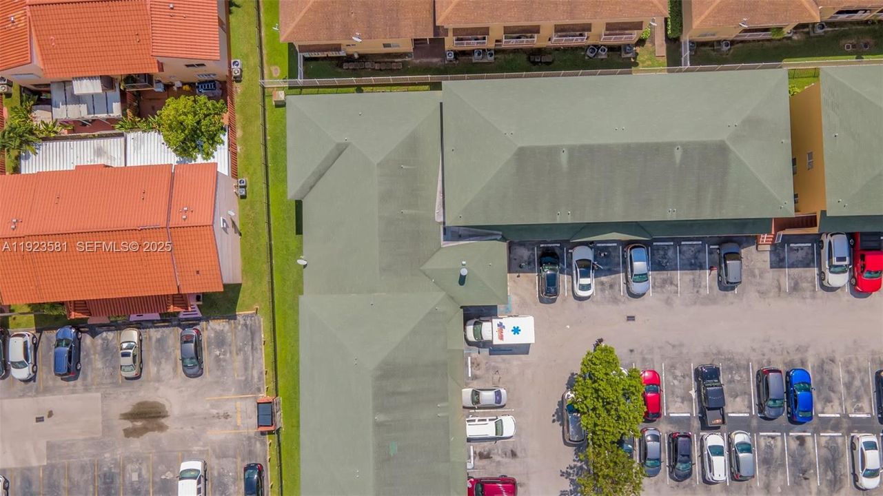 For Rent: $2,200 (2 beds, 2 baths, 950 Square Feet)