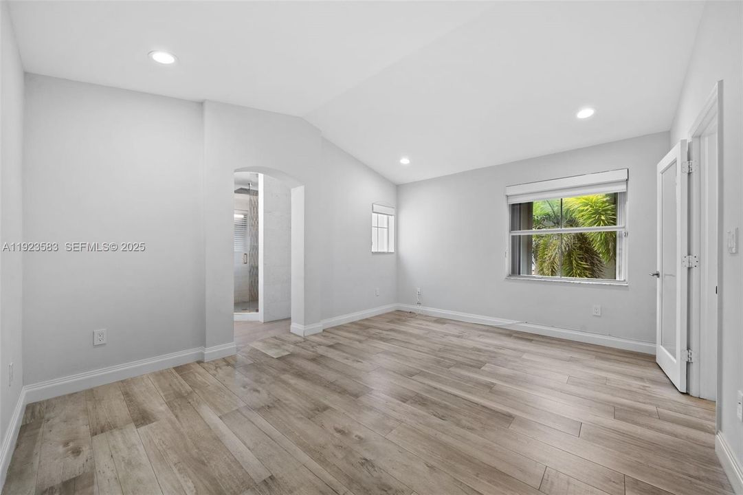 В аренду: $4,500 (3 спален, 2 ванн, 1748 Квадратных фут)