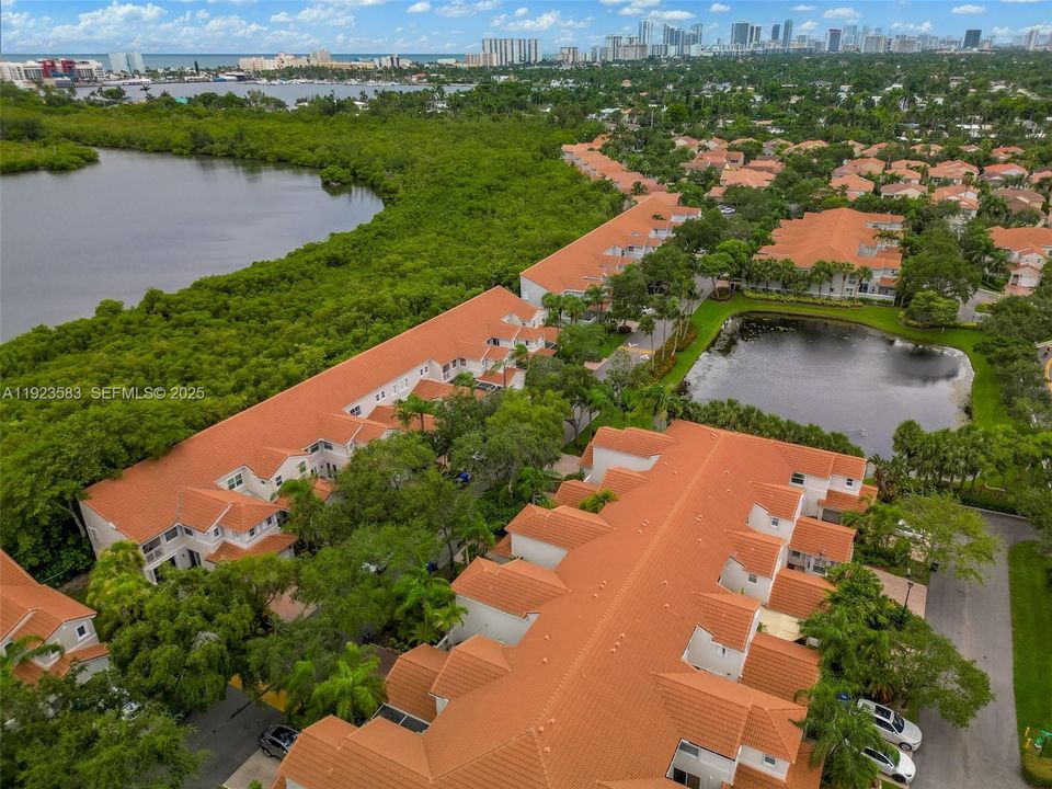 В аренду: $4,500 (3 спален, 2 ванн, 1748 Квадратных фут)